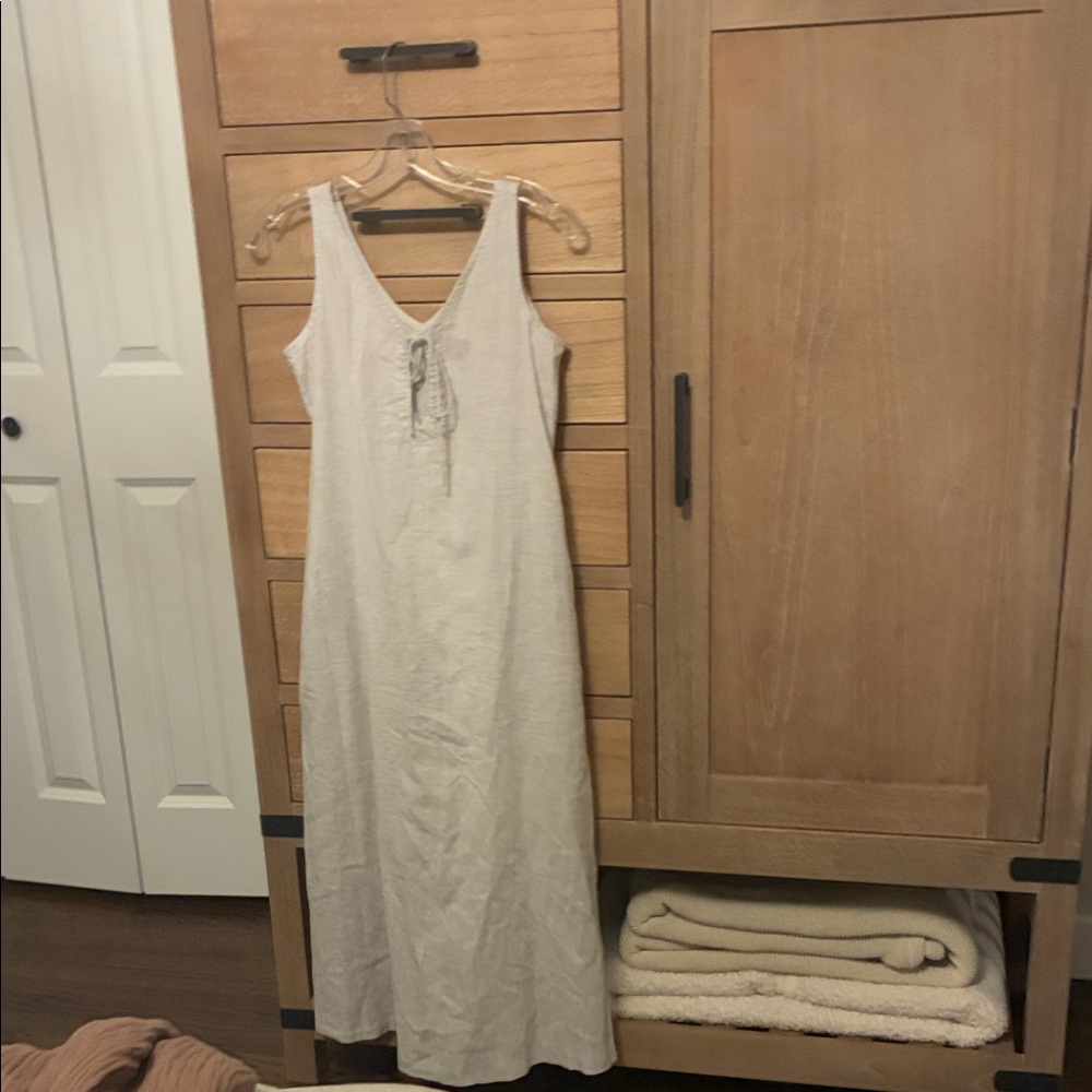 Loft Petite Lou and Grey Linen Peakhole Dress